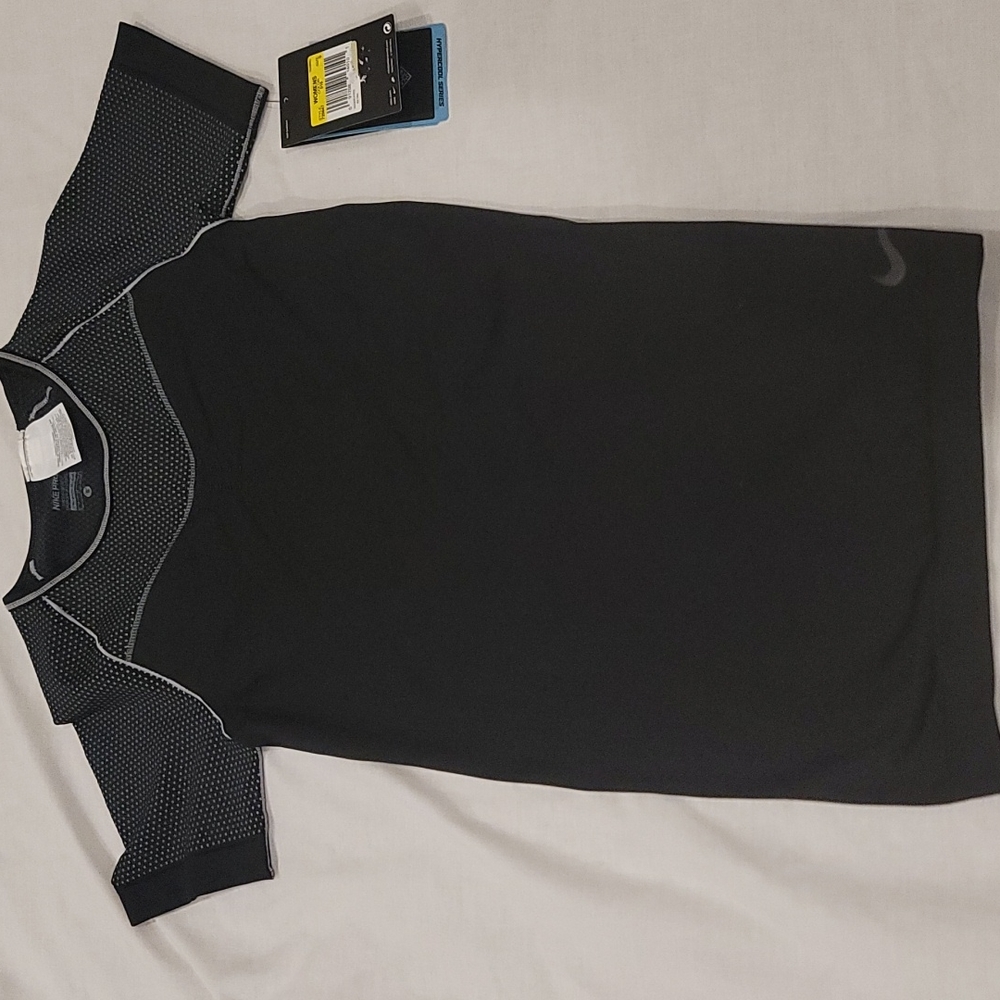 Nike Women's Dri-Fit Pro Hypercool Limitness Short Sleeve Training Top NWt Small